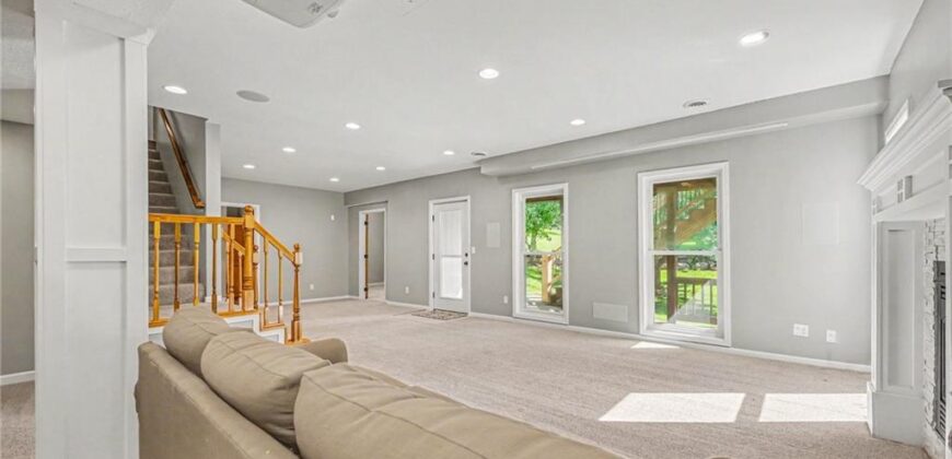 5653 Gresham Circle, Parkville, MO 64152