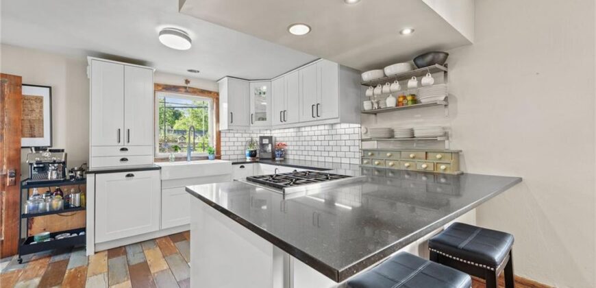 1403 E 24th Avenue, Kansas City, MO 64116