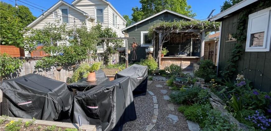 1403 E 24th Avenue, Kansas City, MO 64116