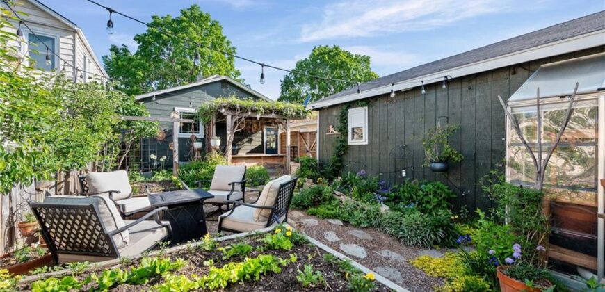 1403 E 24th Avenue, Kansas City, MO 64116