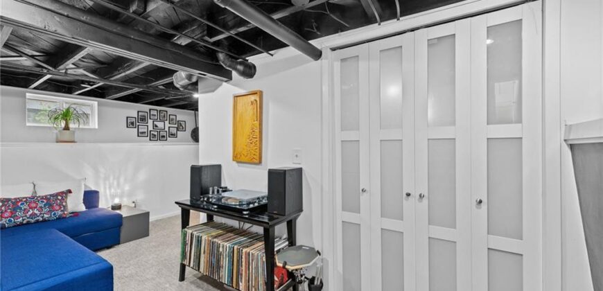 1403 E 24th Avenue, Kansas City, MO 64116