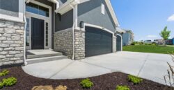 10332 N Potter Avenue, Kansas City, MO 64157