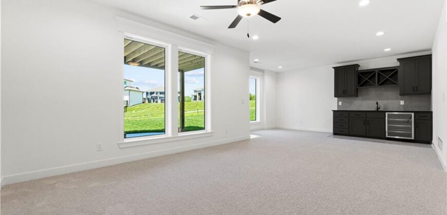 10332 N Potter Avenue, Kansas City, MO 64157