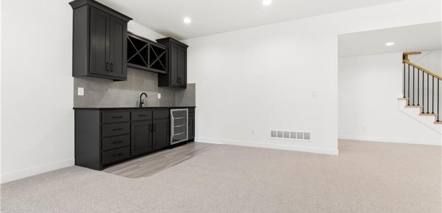 10332 N Potter Avenue, Kansas City, MO 64157