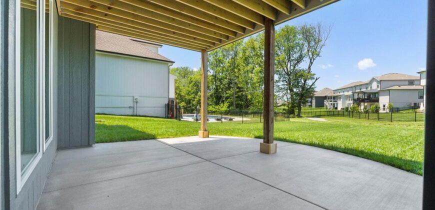 10332 N Potter Avenue, Kansas City, MO 64157