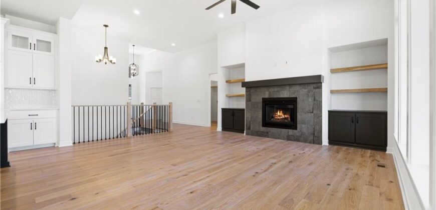 10332 N Potter Avenue, Kansas City, MO 64157