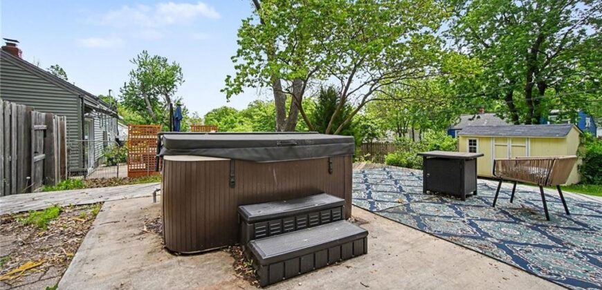 613 NE 43rd Terrace, Kansas City, MO 64116