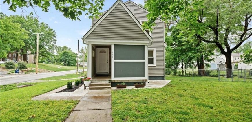 641 NE 43rd Terrace, Kansas City, MO 64116