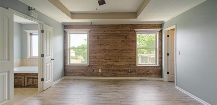 1902 NE 197TH Court, Smithville, MO 64089