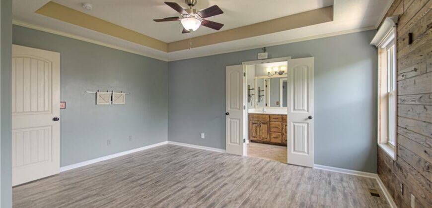 1902 NE 197TH Court, Smithville, MO 64089