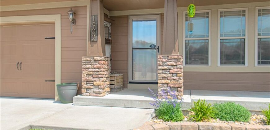1902 NE 197TH Court, Smithville, MO 64089