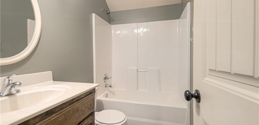 1902 NE 197TH Court, Smithville, MO 64089