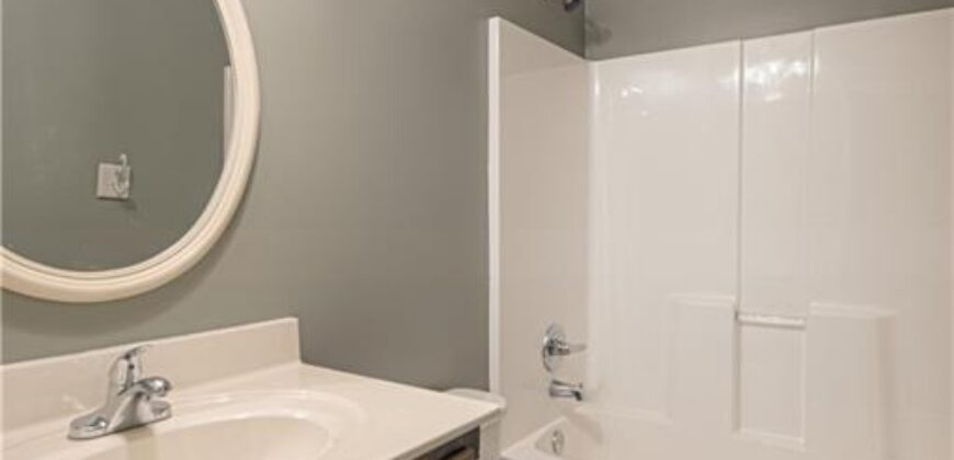 1902 NE 197TH Court, Smithville, MO 64089