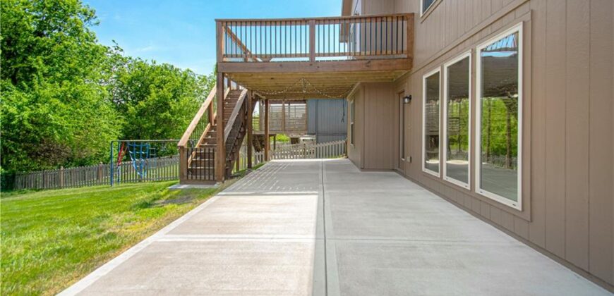 1902 NE 197TH Court, Smithville, MO 64089