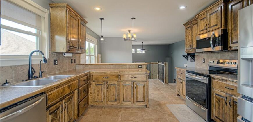 1902 NE 197TH Court, Smithville, MO 64089