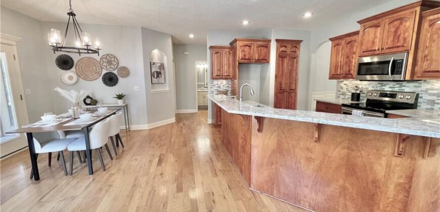 8636 N Utica Avenue, Kansas City, MO 64053
