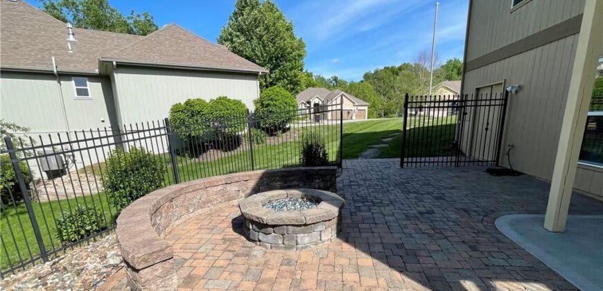 8636 N Utica Avenue, Kansas City, MO 64053