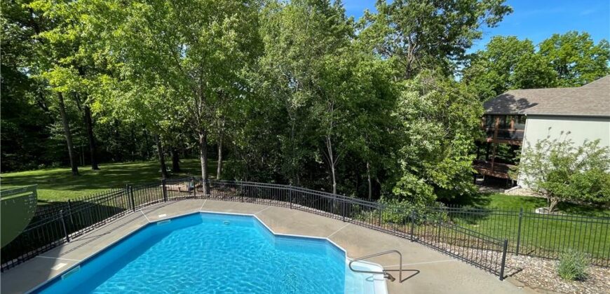 8636 N Utica Avenue, Kansas City, MO 64053