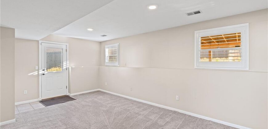 7205 N Hickory Street, Kansas City, MO 64118