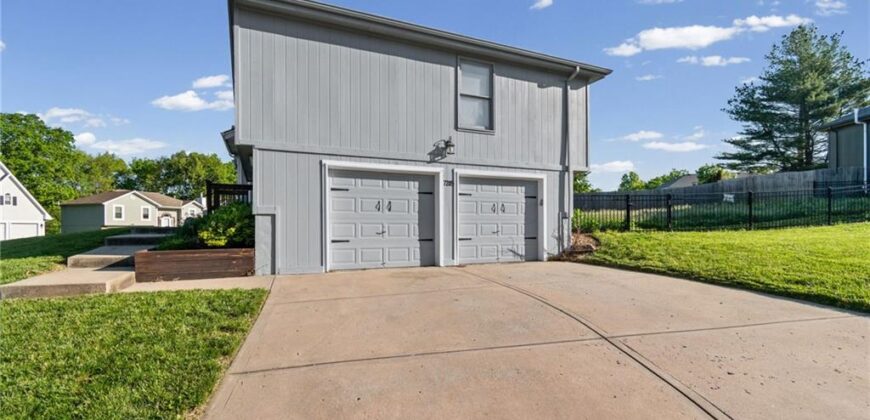 7205 N Hickory Street, Kansas City, MO 64118