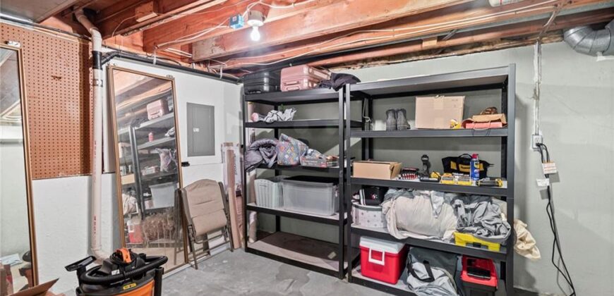 8709 N Hull Avenue, Kansas City, MO 64154