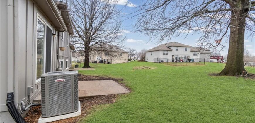 8709 N Hull Avenue, Kansas City, MO 64154