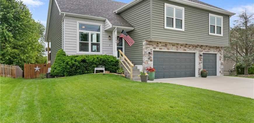 1834 White Tail Lane, Liberty, MO 64068
