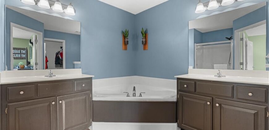 1834 White Tail Lane, Liberty, MO 64068