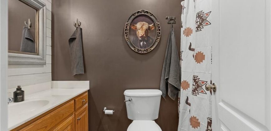 1834 White Tail Lane, Liberty, MO 64068