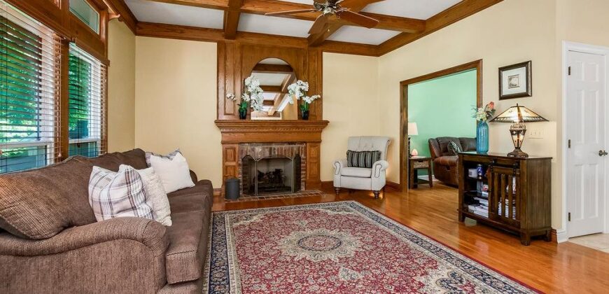 6004 NW 78th Court, Kansas City, MO 64151