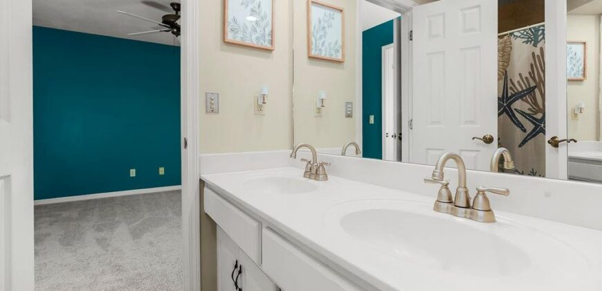 6004 NW 78th Court, Kansas City, MO 64151