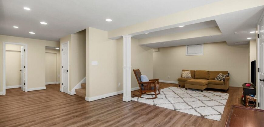 6004 NW 78th Court, Kansas City, MO 64151