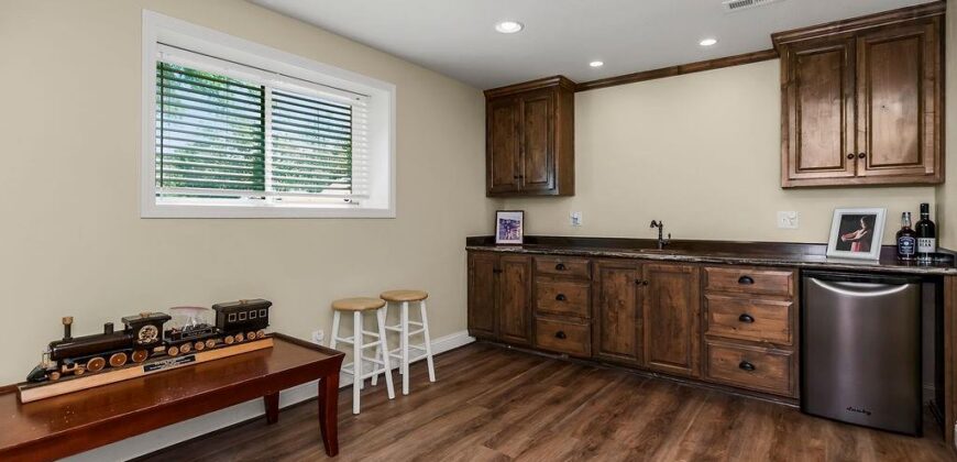 6004 NW 78th Court, Kansas City, MO 64151