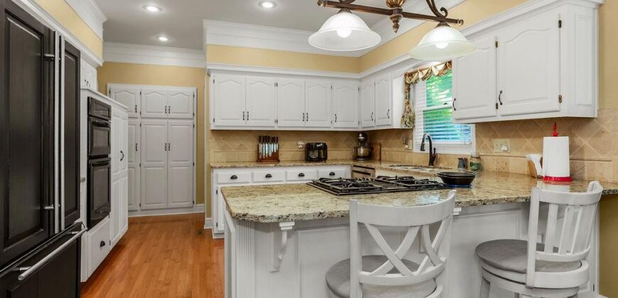 6004 NW 78th Court, Kansas City, MO 64151
