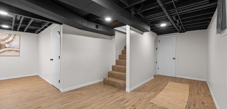 505 NW 82nd Street, Kansas City, MO 64118