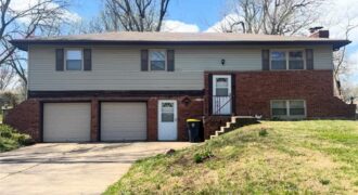 11144 N Kenwood Avenue, Kansas City, MO 64155