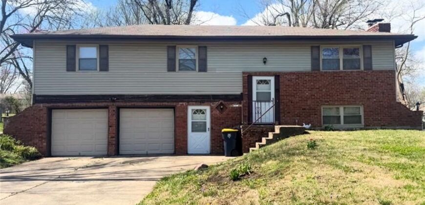 11144 N Kenwood Avenue, Kansas City, MO 64155