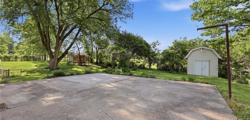 3401 NE 67th Street, Gladstone, MO 64119
