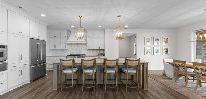 5587 Thousand Oaks Drive, Parkville, MO 64152