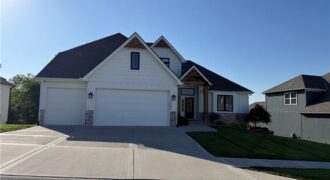 5587 Thousand Oaks Drive, Parkville, MO 64152