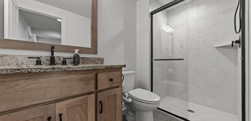 5587 Thousand Oaks Drive, Parkville, MO 64152
