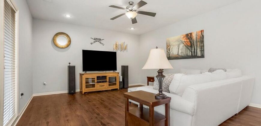 9105 N Kansas Court, Kansas City, MO 64156