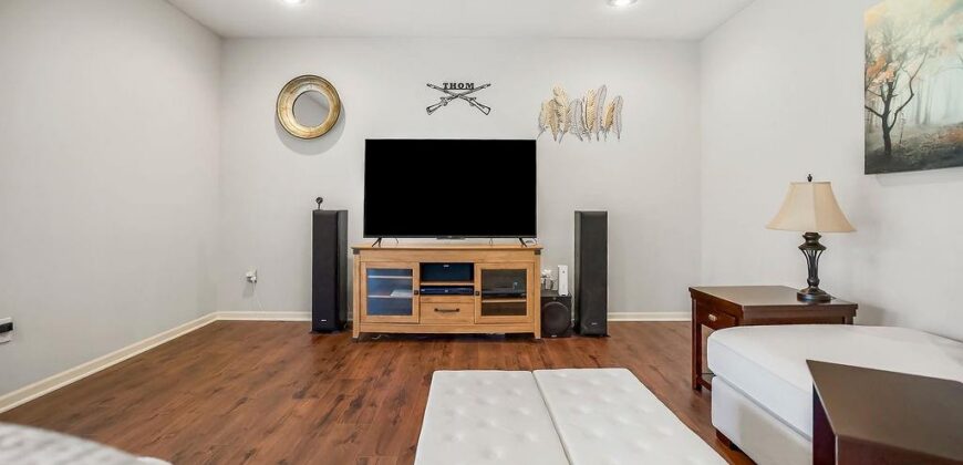 9105 N Kansas Court, Kansas City, MO 64156