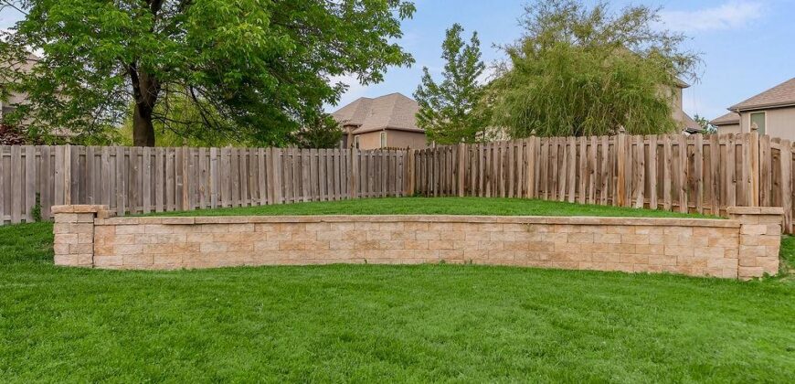 9105 N Kansas Court, Kansas City, MO 64156
