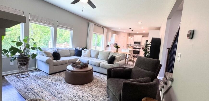 16135 Giorgia Street, Parkville, MO 64152