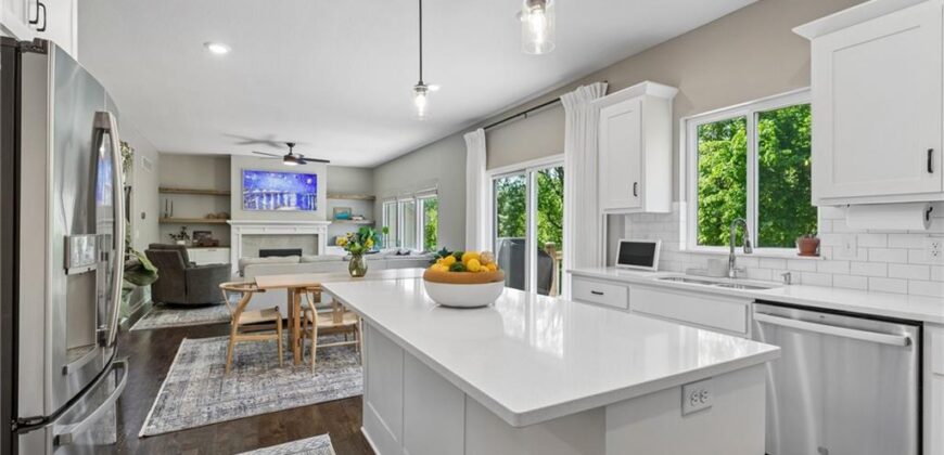 16135 Giorgia Street, Parkville, MO 64152