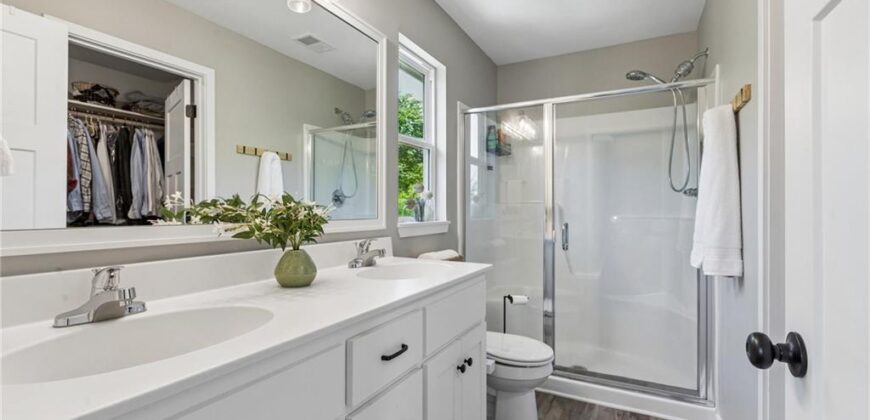 16135 Giorgia Street, Parkville, MO 64152