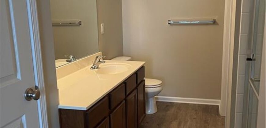 5600 NE 80th Unit 2 A Terrace, Kansas City, MO 64119