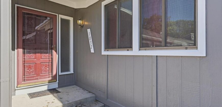 1032 NW 70TH Court, Kansas City, MO 64118