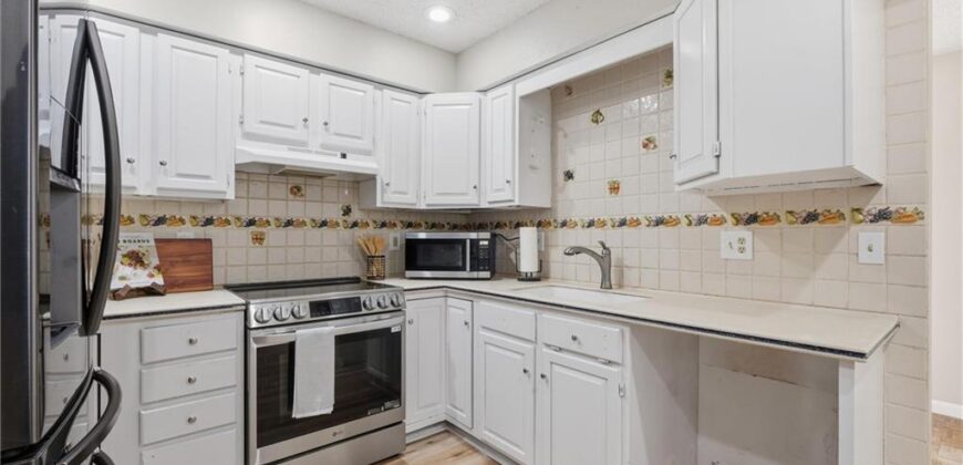 1032 NW 70TH Court, Kansas City, MO 64118